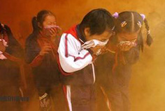 對火災中的窒息者應如何救治